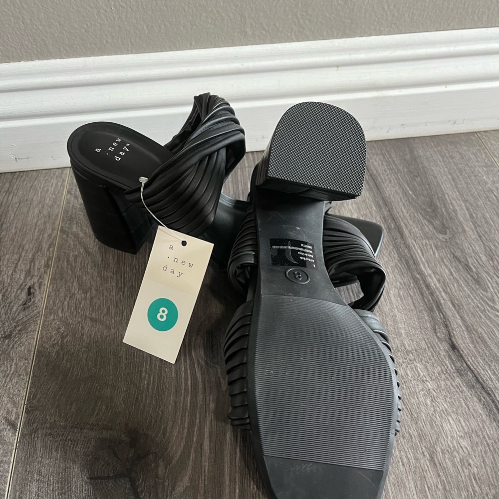 a new day Black Twisted Strap Heeled Sandals - Picture 6 of 6